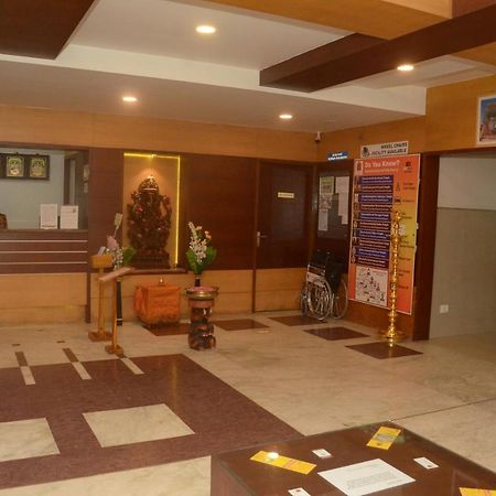 Hotel Kanakabhishegam First Hotel From The Thirukadaiyur Temple Tirukkadaiyur Exteriör bild